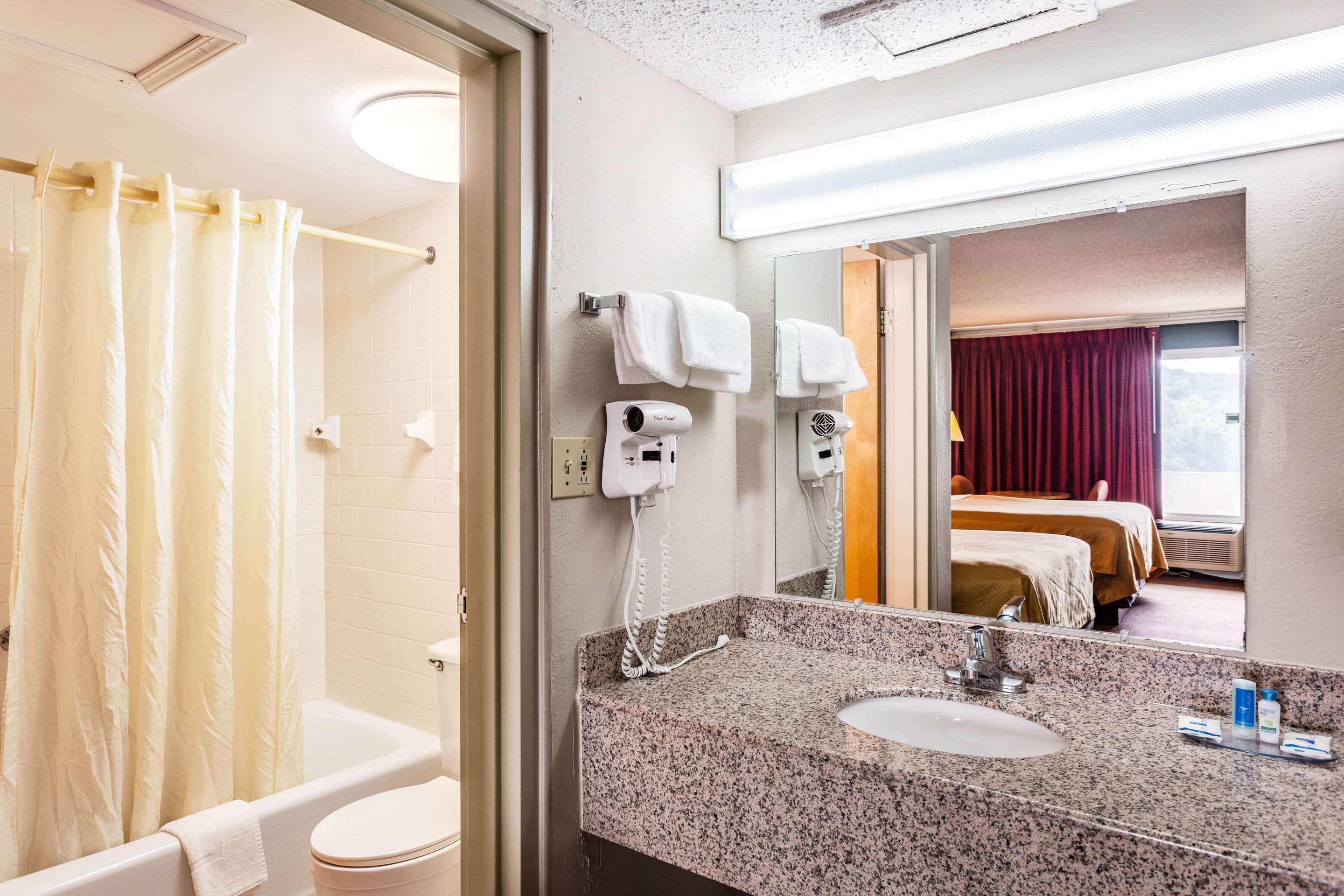 Rodeway Inn Renfro Valley Mount Vernon Экстерьер фото
