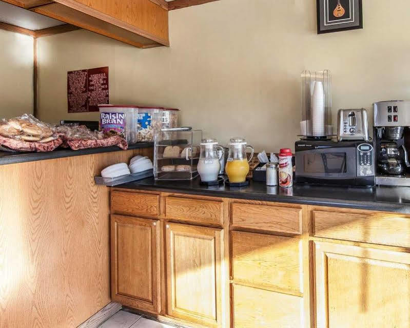Rodeway Inn Renfro Valley Mount Vernon Экстерьер фото