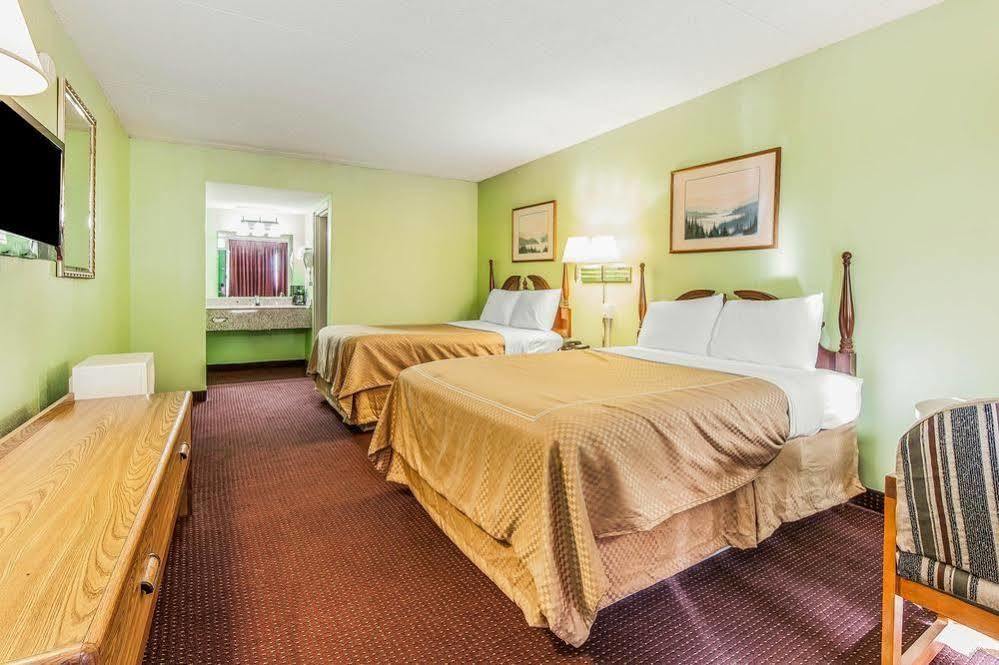 Rodeway Inn Renfro Valley Mount Vernon Экстерьер фото